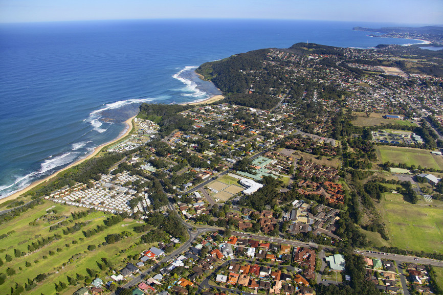 Escape and stay at Bateau Bay or Shelly Beach